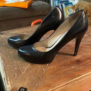 Nine West black leather heels size 7.5